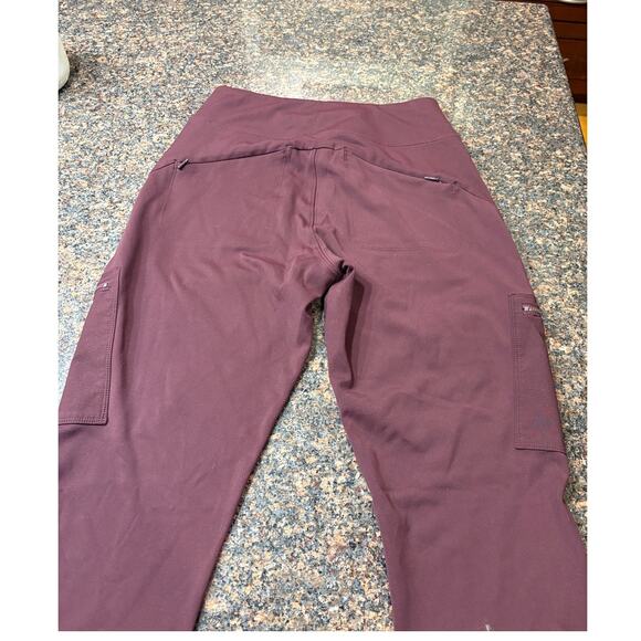 Athleta Headlands Hybrid Cargo II Tights-Maroon - Picture 5 of 6